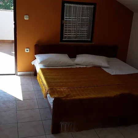 With Parking Space Valbandon, - 24921 Apartamento